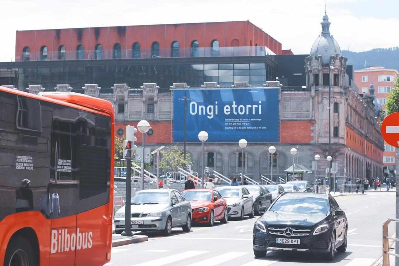 Homeloving Apartment Bilbao Centre With Parking Exteriör bild