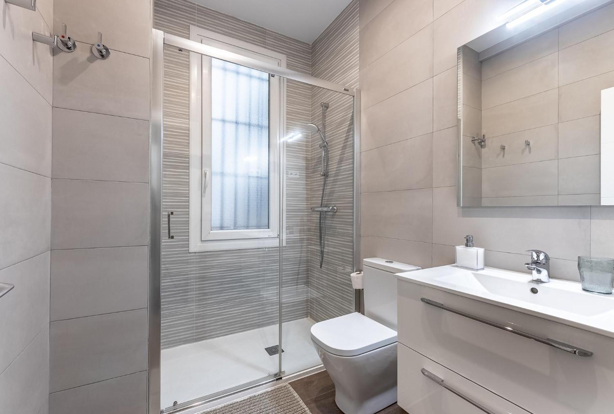 Homeloving Apartment Bilbao Centre With Parking Exteriör bild