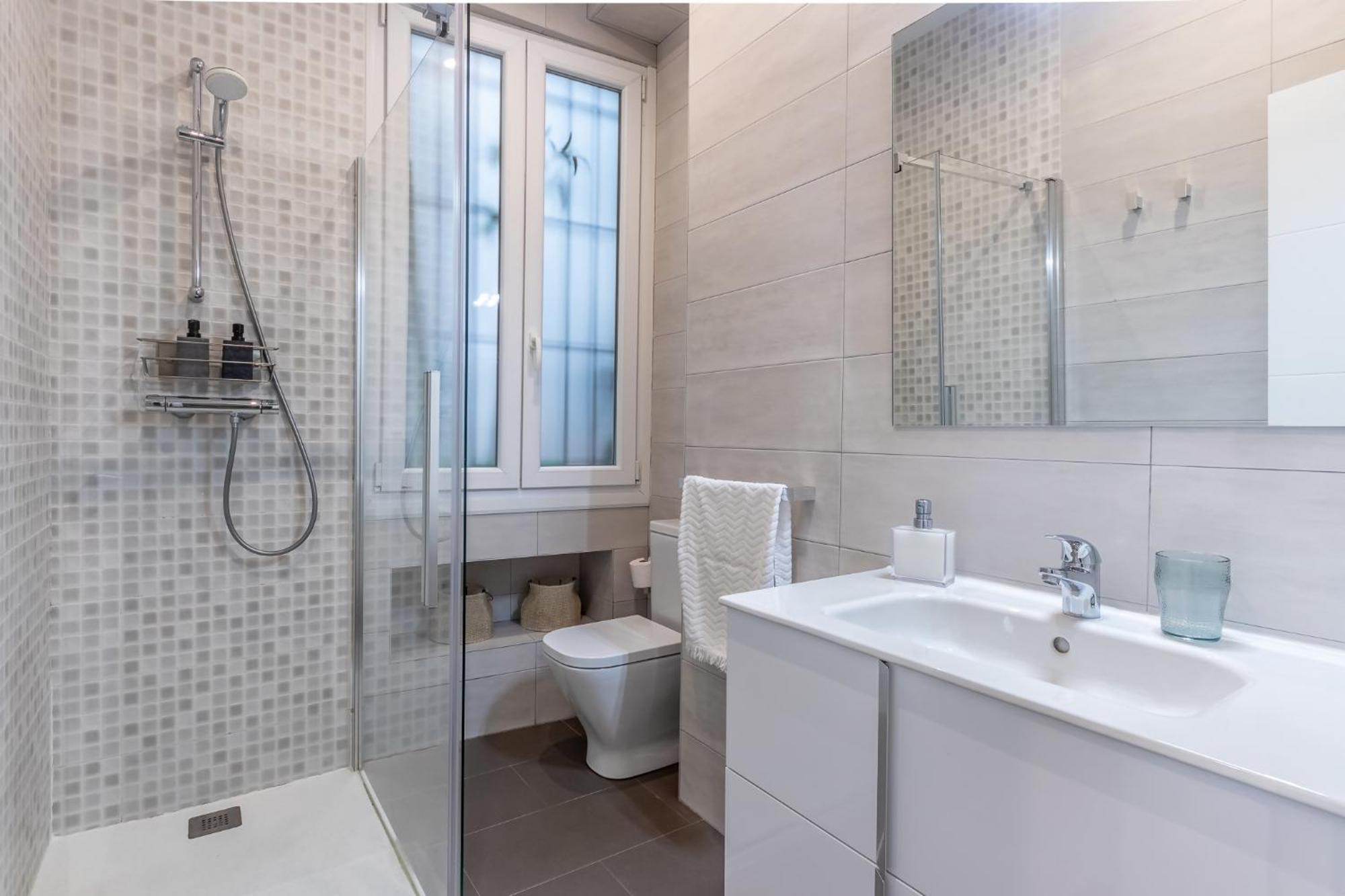 Homeloving Apartment Bilbao Centre With Parking Exteriör bild